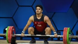 Dünya rekortmeni Muhammed Furkan'ın gözü olimpiyat madalyasında