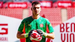 Dünyası başına yıkıldı! Dominik Livakovic krize neden oldu