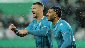 Edin Dzeko attı, Fiorentina kazandı