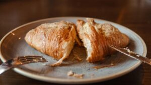 Efsane kruvasan tarifi! 5 adımda mükemmel hamur işi