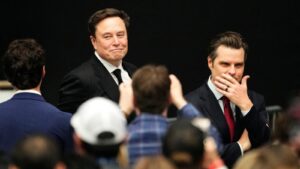 Elon Musk serveti 600 milyar doları gören ilk insan oldu