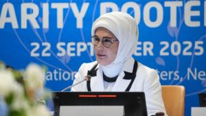 Emine Erdoğan "Birlikte Daha İyiye: Aileden Başlayan Küresel Dayanışma" etkinliği için Türkevi'nden BM'ye geçti