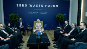 Emine Erdoğan, Sıfır Atık Forumu'nda önemli görüşmeler gerçekleştirdi