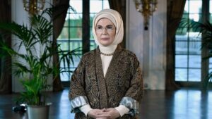Emine Erdoğan'dan 29 Ekim Cumhuriyet Bayramı mesajı: Büyük bir atılımın adıdır Cumhuriyet
