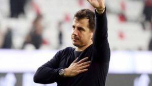 Emre Belözoğlu’ndan duygusal veda: Antalyaspor her zaman kalbimde özel bir yerde olacak!