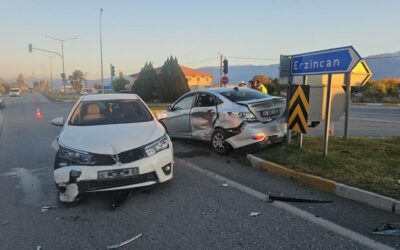Erzincan'da feci kaza: 5 kişi yaralandı