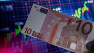 Euro Bölgesi ekonomisi beklentilerin üzerinde büyüdü