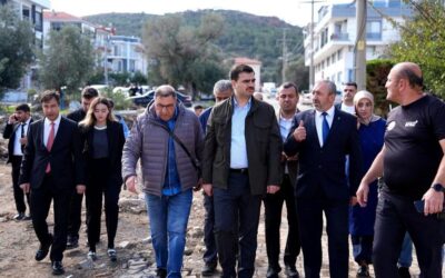 Eyyüp Kadir İnan'dan Foça'da sel incelemesi: Selden etkilenen ailelere 3,5 milyon TL destek