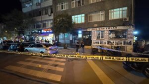 Fatih'te silahlı dehşet: Kimliği belirsiz saldırgan bir kişiyi yaralayıp kayıplara karıştı