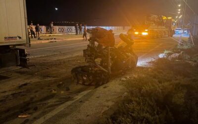 Feci kaza: Tırla çarpışan çift hayatını kaybetti