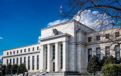 Fed beklentilere paralel olarak faiz indirdi