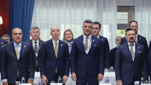 Fenerbahçe Başkanı Sadettin Saran: Kadro dışı kararı bir hatırlatma mekanizmasıdır