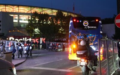 Fenerbahçe, dev derbi öncesi Tüpraş Stadyumu'na ulaştı