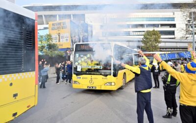 Fenerbahçe taraftarı Tüpraş Stadı'na hareket etti