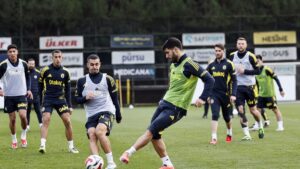 Fenerbahçe, TÜMOSAN Konyaspor maçına hazır