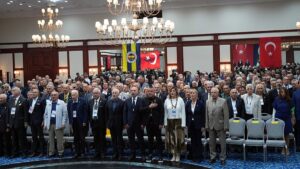 Fenerbahçe Yüksek Divan Kurulu Toplantısı'nda kavga çıktı!