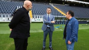 Fenerbahçe'de Chobani Stadı'nda hibrit çim yenilendi