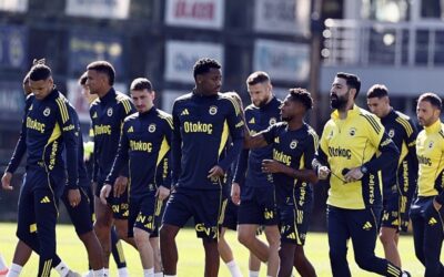 Fenerbahçe'de çifte ayrılık! Geldiği gibi gidiyor