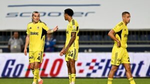 Fenerbahçe'de endişelendiren görüntü: Bartuğ Elmaz stadyumdan sekerek ayrıldı!