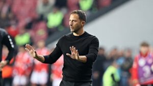 Fenerbahçe'de o soru yanıt buldu! Kadro dışı kararı çıkacak mı?