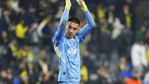 Fenerbahçe'ye 17'lik kaleci! İrfan Can Eğribayat'ın yerine…