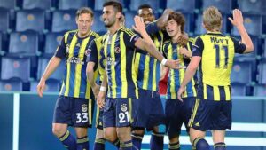 Fenerbahçe'yle kupa kaldırmıştı! 39 yaşında futbolu bıraktı