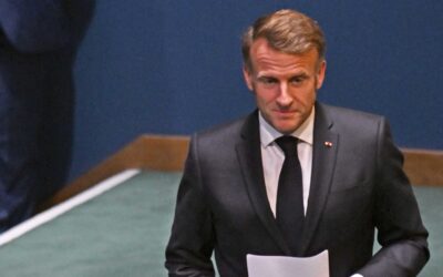 Fransa'da Macron'un yeni başbakan arayışı: Sosyalistler anahtar konumda