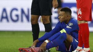 Fransa’da Kylian Mbappe şoku! Yıldız futbolcu kadrodan çıkarıldı