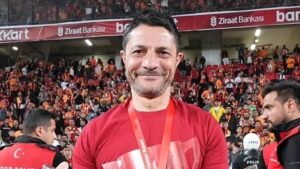 Galatasaray'da Dursun Genç kulüpten ayrıldığını açıkladı