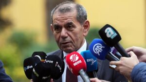 Galatasaray'da Dursun Özbek yönetimi ibra edildi