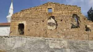 Garipler Köyü'nün sessiz tanığı! 300 yıllık kilise…
