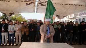 Gazze'de katledilen gazeteci için İstanbul'da gıyabi cenaze namazı kılındı