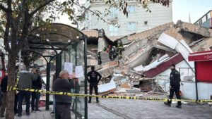 Gebze'de çöken binanın eski hali ortaya çıktı