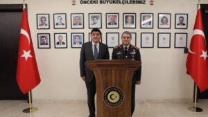 Genelkurmay Başkanı Orgeneral Bayraktaroğlu, Doha Büyükelçisi Göksu'yu ziyaret etti