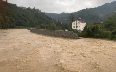 Giresun'u sağanak vurdu: Mahsur kalan 19 kişiden iyi haber