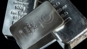 Goldman Sachs’tan gümüş uyarısı: Altın kadar istikrarlı değil