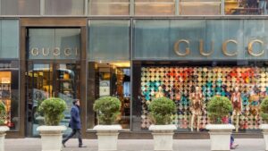Gucci’nin sahibi Kering neden güzellik birimini sattı?