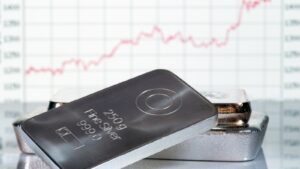 Gümüşün rekor yükselişi: Analistlere göre altın daha güvenli