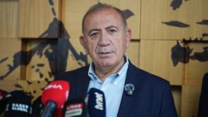 Gürsel Tekin'den mahkemeye yeni başvuru: Erişim için izin istedi