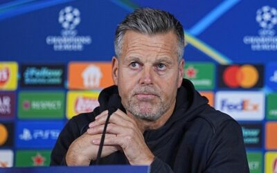 Gürültüye dayanamadı! Bodo/Glimt Teknik Direktörü Knutsen maçı kulak tıkacıyla takip etti