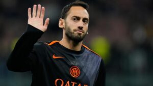 Hakan Çalhanoğlu'ndan açıklama! Galatasaray ve Fenerbahçe cevabı