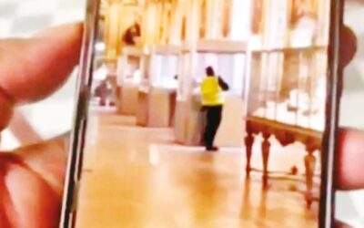 Hırsızlık sanatı! Louvre turistlerin gözü önünde soyulmuş