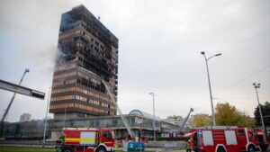 Hırvatistan'da korkutan yangın… Gökdelen kül oldu