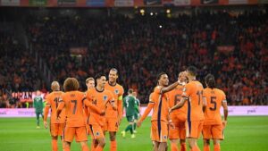 Hollanda evinde Litvanya'yı rahat geçti!