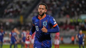 Hollanda'dan 4 gollü galibiyet!