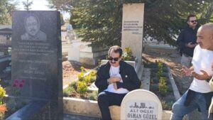 İbrahim Tatlıses'ten Neşet Ertaş'ın mezarına ziyaret: 'Kıymeti öldükten sonra bilindi'
