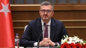 İletişim Başkanı Duran: Dualarımız, enkaz altında kalan vatandaşlarımızla birlikte