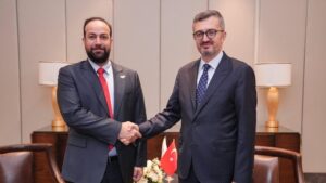 İletişim Başkanı Duran, Suriye Enformasyon Bakanı Mustafa ile görüştü