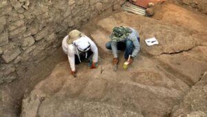 Isparta'da 2 bin 200 yıllık antik aşevi tespit edildi