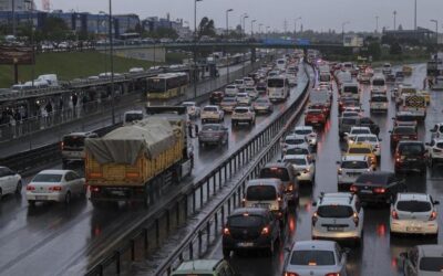 İstanbul'da trafik yoğunluğu yağışın da etkisiyle yüzde 81'e kadar yükseldi